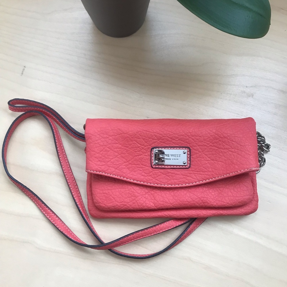 Nine West wristlet/wallet purse